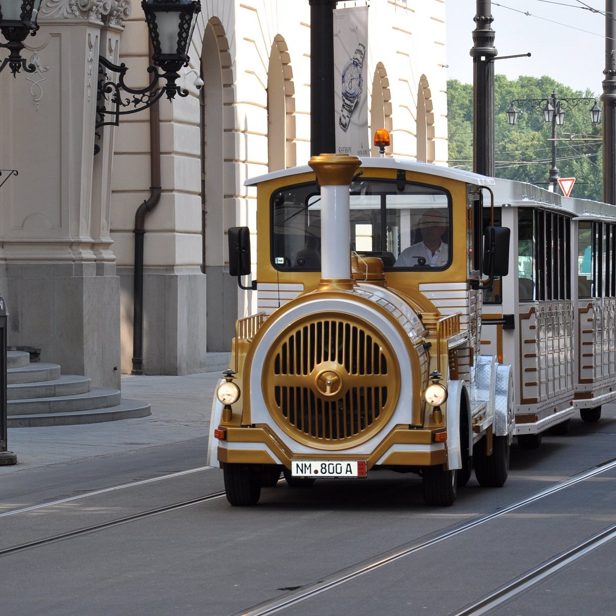 city tour golden express bratislava