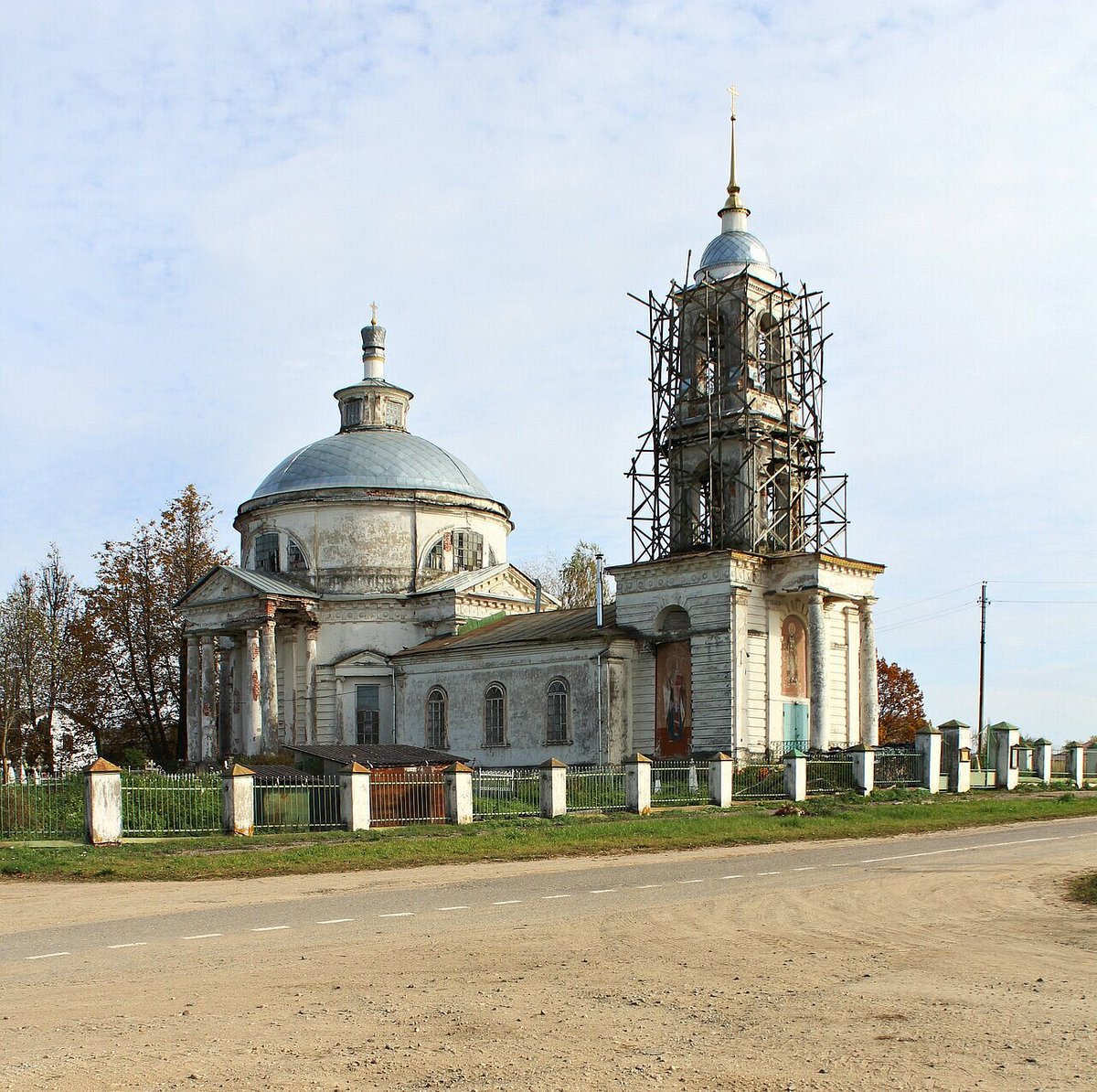 Татищев погост ростовский. Татищев Погост Ростовский район. Церковь Сергия Радонежского (Татищев Погост). Татищев Погост Ярославская область храм. Татищев Погост Ярославская область фото храма.