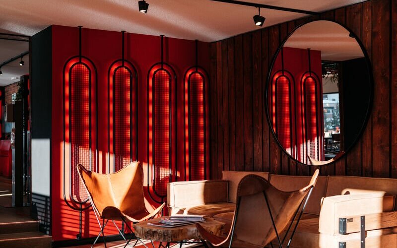 The common areas, to share a moment around a drink or read a book with quietness. 