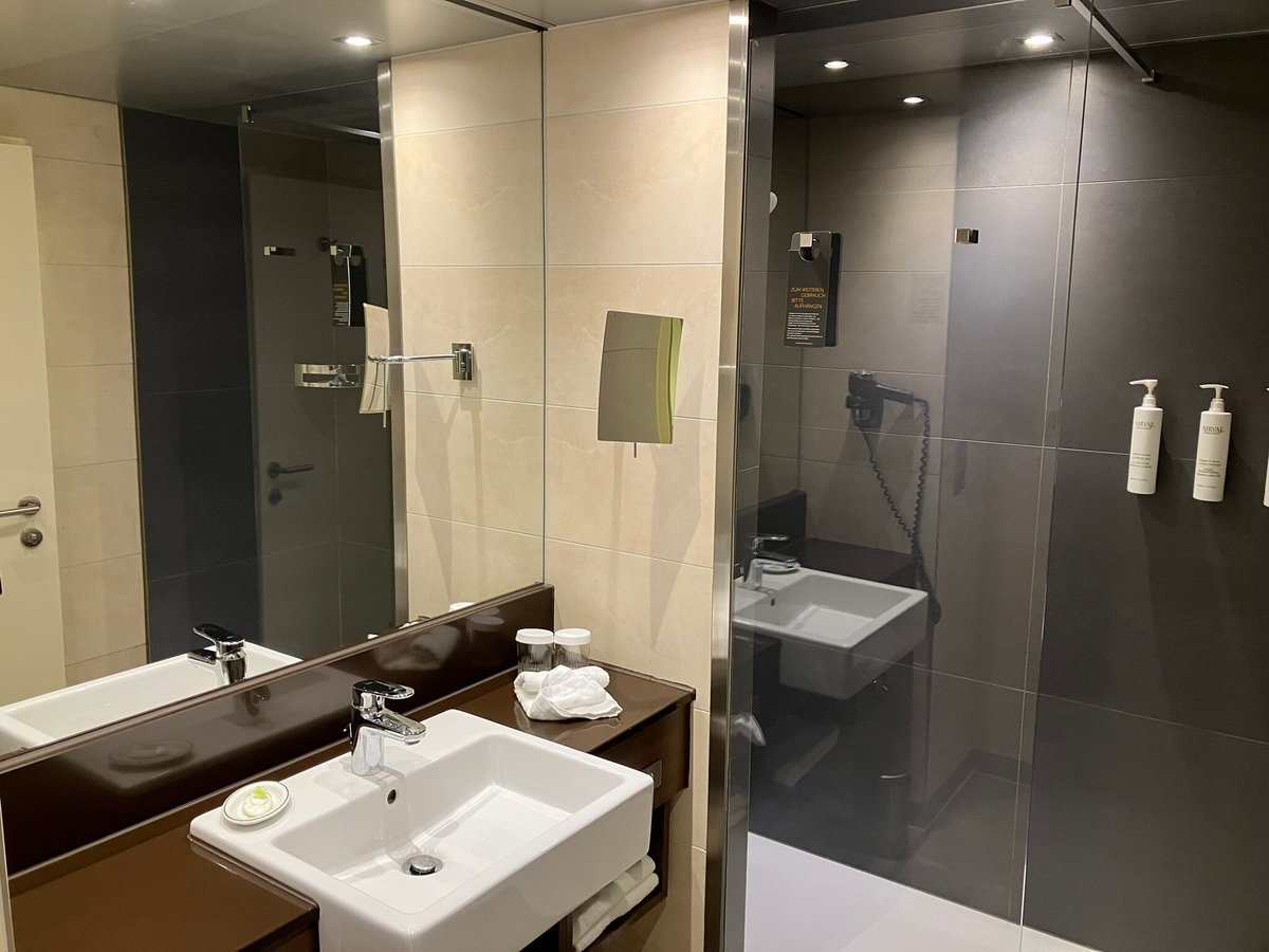 COURTYARD BY MARRIOTT LINZ $105 ($̶1̶3̶7̶) - Updated 2024 Prices ...