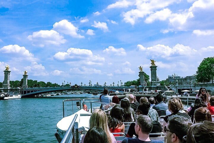 2023 VIP River Seine Boat Cruise in Paris (Option: VIP Eiffel Tower Dinner)