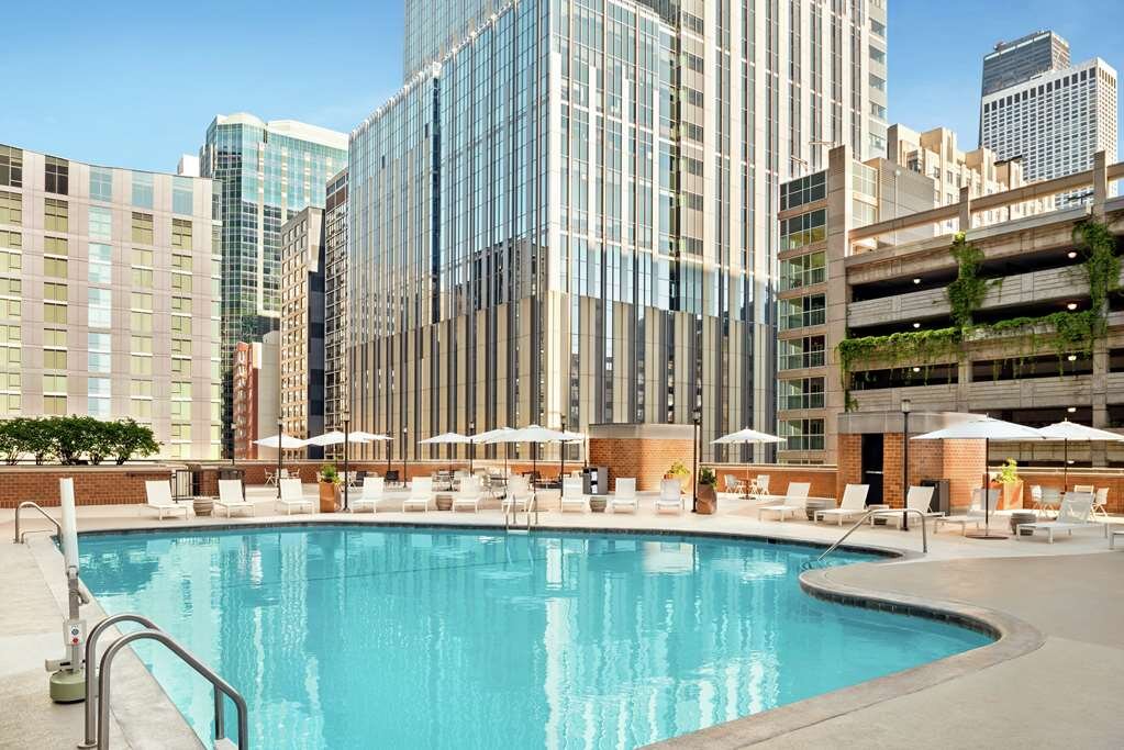 DOUBLETREE BY HILTON HOTEL CHICAGO MAGNIFICENT MILE Updated 2022   Pool 