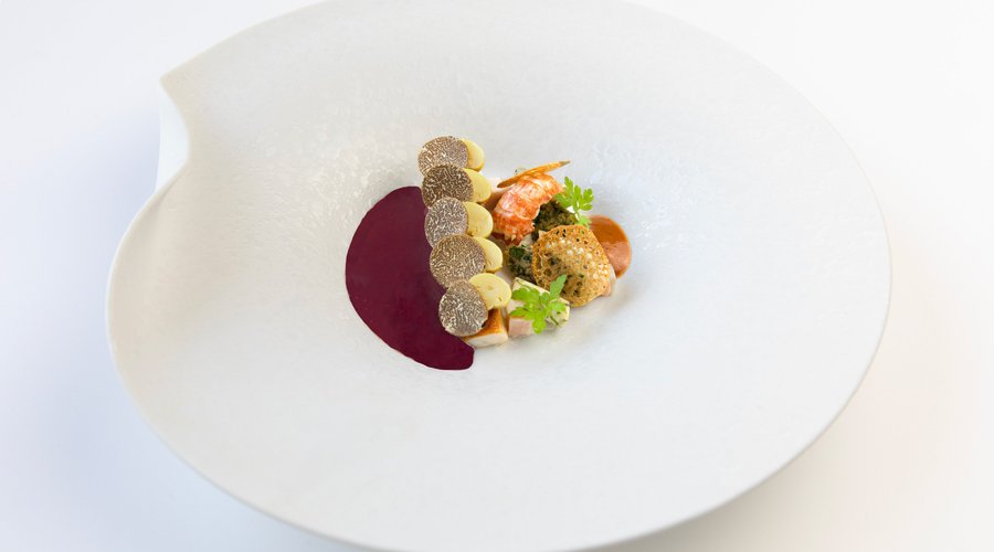 Carpe " à la Chambord" 
truffe aestivum, écrevisse, sauce au vin de Cheverny 