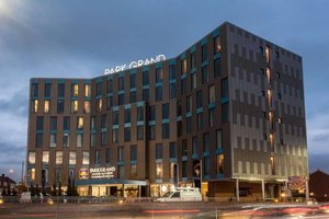 Park Grand London Heathrow in Hounslow, image may contain: Office Building, Hotel, Condo, City