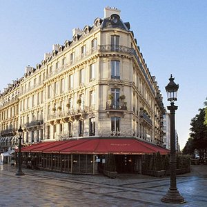 Hotel Barriere Le Fouquet's Paris - exterior view