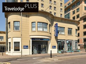 Travelodge Brighton Seafront Hotel in Brighton, image may contain: City, Urban, Office Building, Street