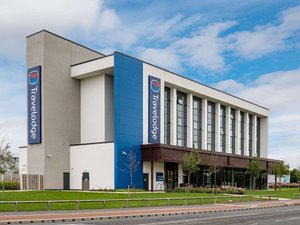 Travelodge Darlington Hotel in Darlington, image may contain: Office Building, Building, Architecture, Convention Center