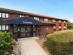 Travelodge Doncaster Hotel in Doncaster, image may contain: Hotel, Building, Architecture, City