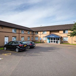Travelodge Glasgow Paisley Road Hotel in Glasgow, image may contain: Neighborhood, Car, Hotel, City