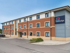 Travelodge Glenrothes in Glenrothes, image may contain: Housing, House, Car, Row House