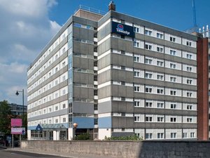 Travelodge Manchester Central in Manchester, image may contain: City, Office Building, Urban, High Rise