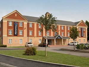 Travelodge Manchester Trafford Park in Trafford, image may contain: Neighborhood, City, Car, Hotel