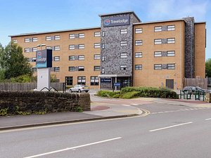 Travelodge Sheffield Meadowhall Hotel in Sheffield, image may contain: City, Urban, Street, High Rise