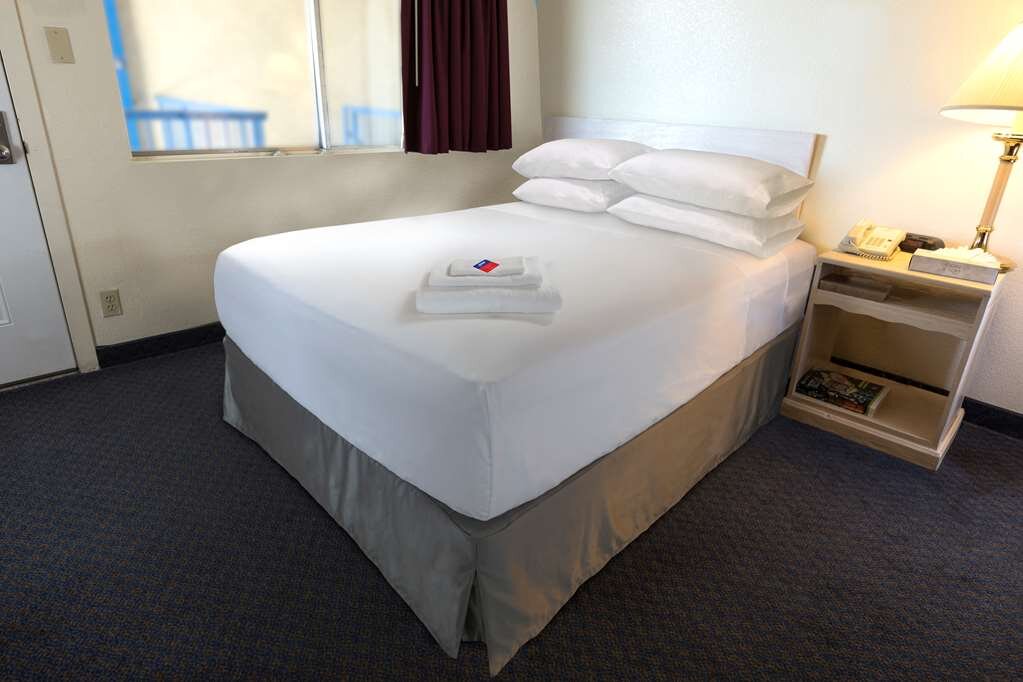 Hotel photo 11 of Americas Best Value Inn & Suites North Port.