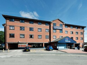 Travelodge Warrington in Warrington, image may contain: City, Hotel, Urban, Condo
