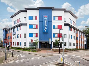 Travelodge Woking Central in Woking, image may contain: City, Office Building, Hotel, Urban