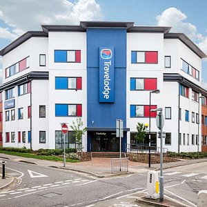 Travelodge Woking Central in Woking, image may contain: City, Office Building, Hotel, Urban