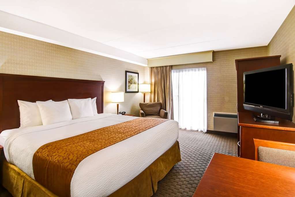 QUALITY INN KITCHENER Updated 2024 Prices Hotel Reviews Ontario   Spacious Guest Room 