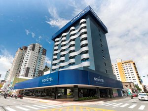 Novotel Itajai in Itajai, image may contain: City, Condo, Urban, High Rise