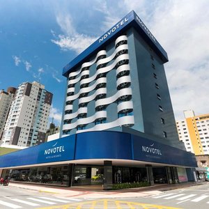 Novotel Itajai in Itajai, image may contain: City, Condo, Urban, High Rise