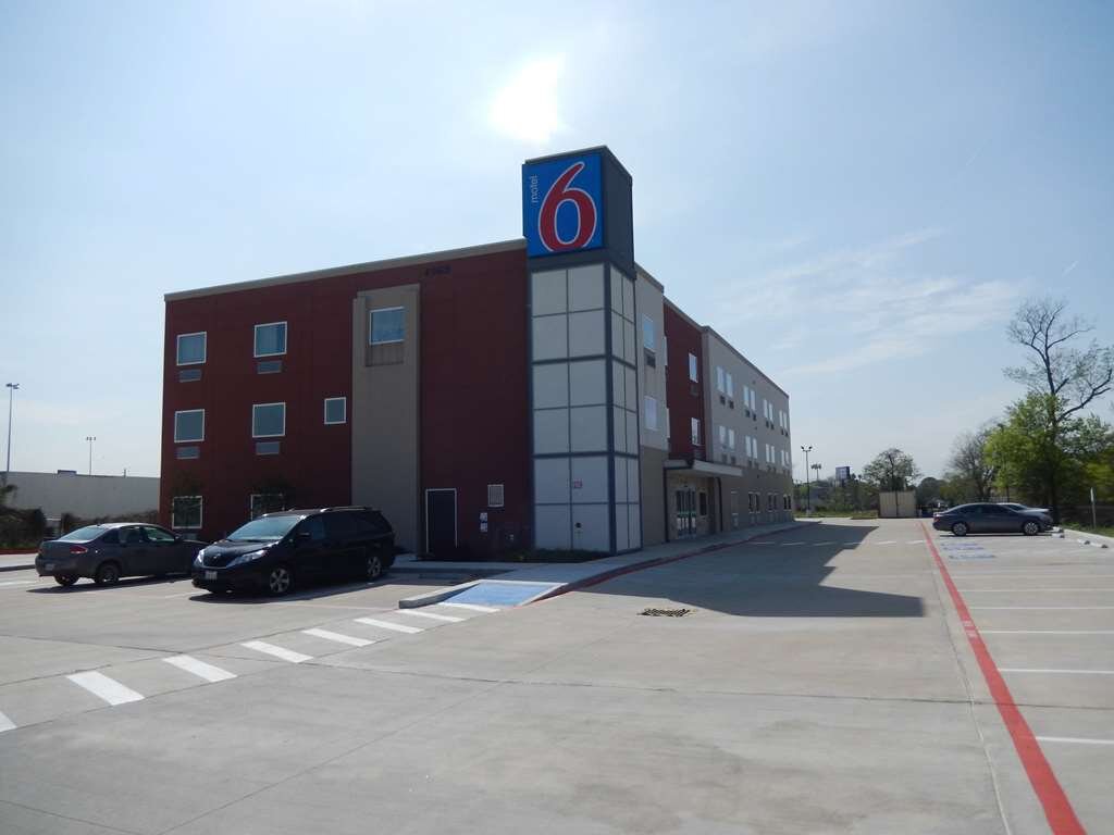 MOTEL 6 HOUSTON DOWNTOWN NORTH 68 7 6 Prices Hotel