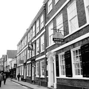 Guy Fawkes Hotel exterior
