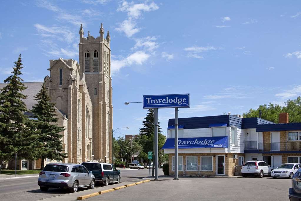 TRAVELODGE MOOSE JAW Updated 2024 Prices Motel Reviews Saskatchewan   Exterior 