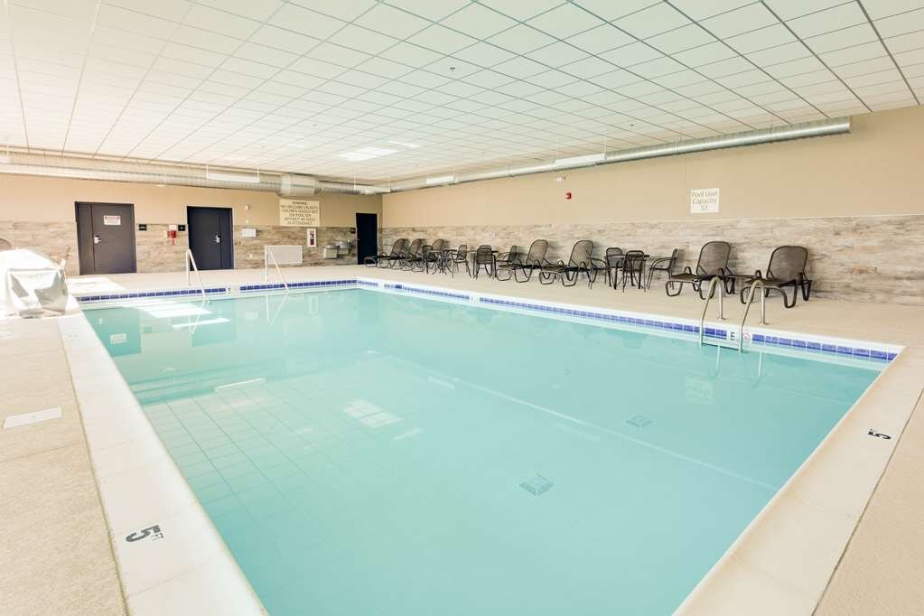 Hotel Lotus Kansas City Merriam Pool Pictures & Reviews - Tripadvisor