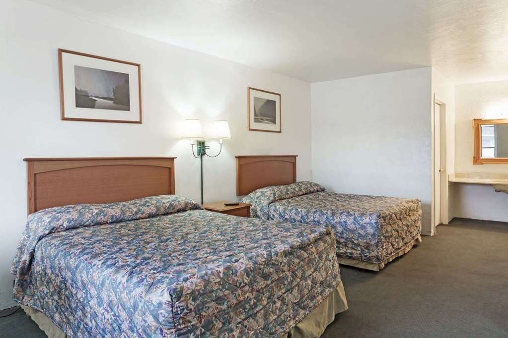 Hotel photo 36 of Knights Inn Wendover.