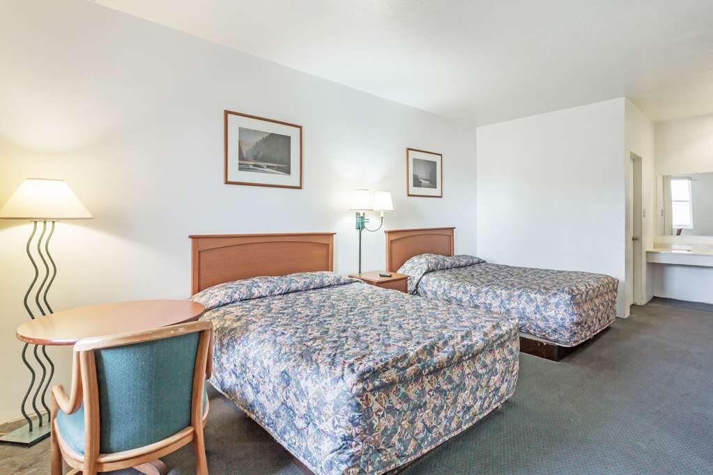 Hotel photo 32 of Knights Inn Wendover.