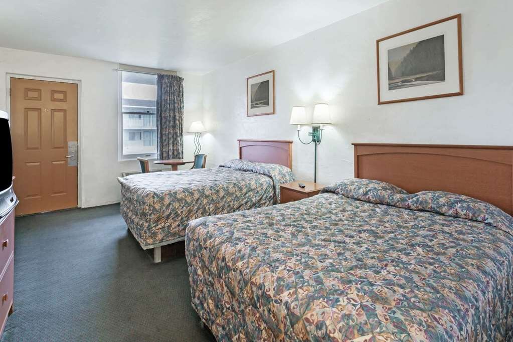 Hotel photo 31 of Knights Inn Wendover.