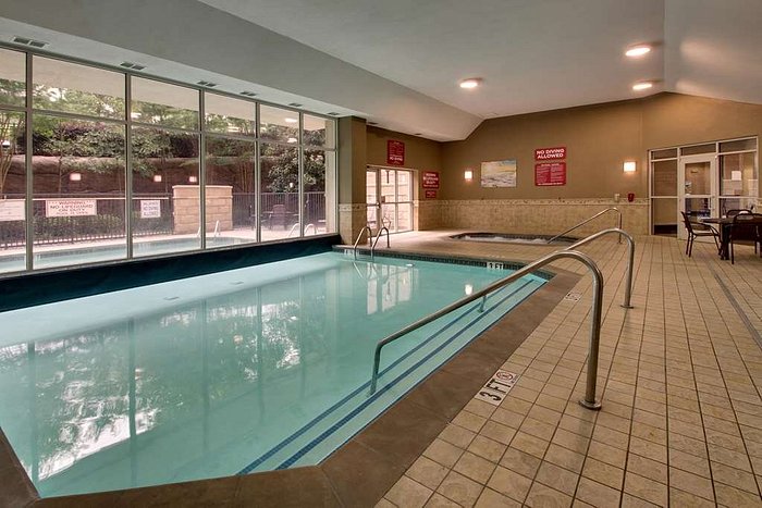 Drury Inn & Suites Charlotte Northlake - Drury Hotels