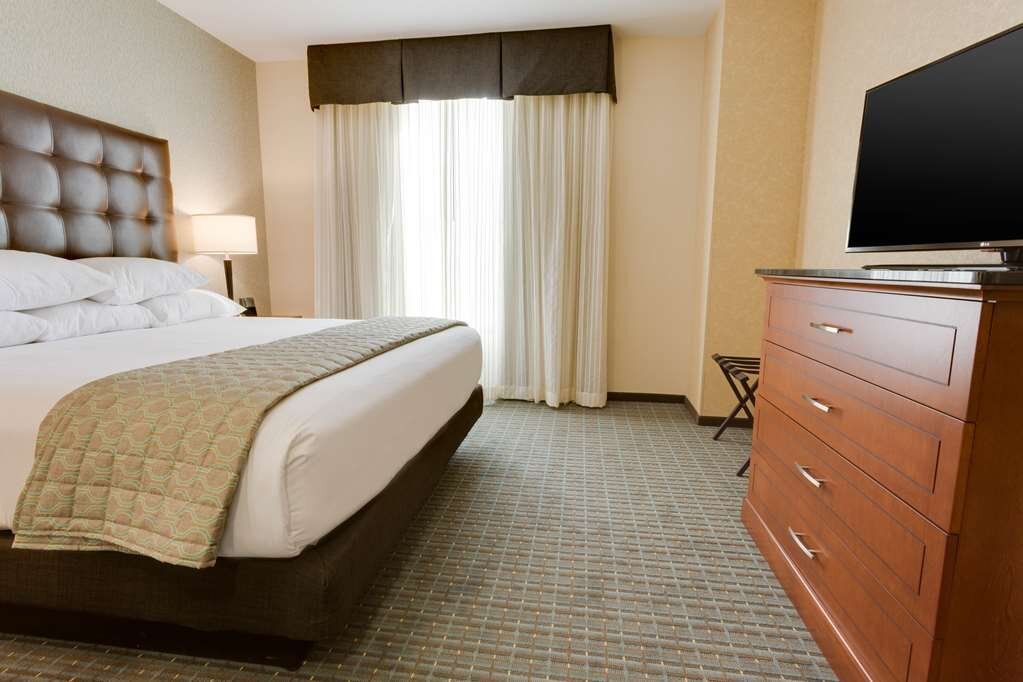 DRURY INN & SUITES PHOENIX CHANDLER FASHION CENTER $90 ($̶1̶4̶0̶ ...