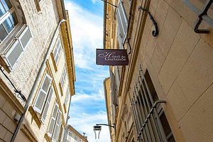 Hotel Garlande in Avignon, image may contain: City, Street, Urban, Neighborhood