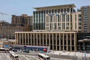 Days Hotel By Wyndham Dubai Deira in Dubai, image may contain: Office Building, Convention Center, City, Urban