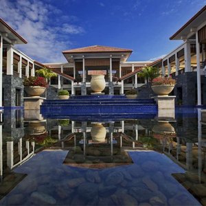 Banyan Tree Sanya in Sanya, image may contain: Resort, Hotel, Villa, Plant