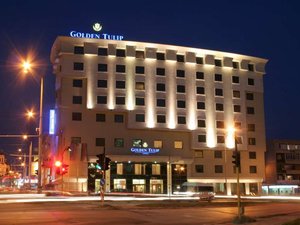 Golden Tulip Varna in Varna, image may contain: Hotel, City, Office Building, Lighting