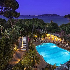 hotels in naples italy with swimming pool