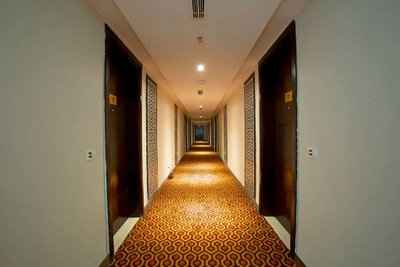 Hotel photo 5 of Golden Tulip Suites Gurgaon.
