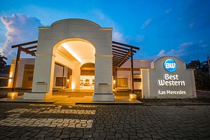 Best Western Las Mercedes Airport in Managua, image may contain: Villa, Housing, Hotel, Resort