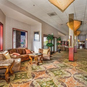 Shilo Inns Portland Airport Convention Center Lobby