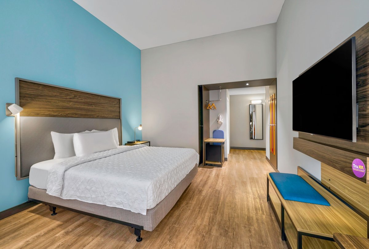 Tru by Hilton Minneapolis Downtown Rooms: Pictures & Reviews - Tripadvisor