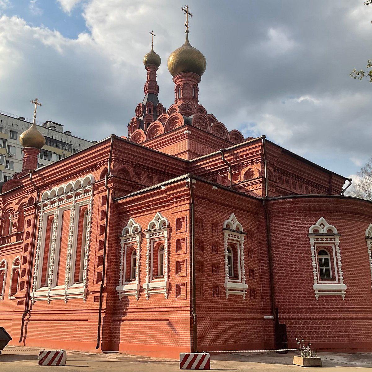 Храм живоначальной троицы приют бахрушиных