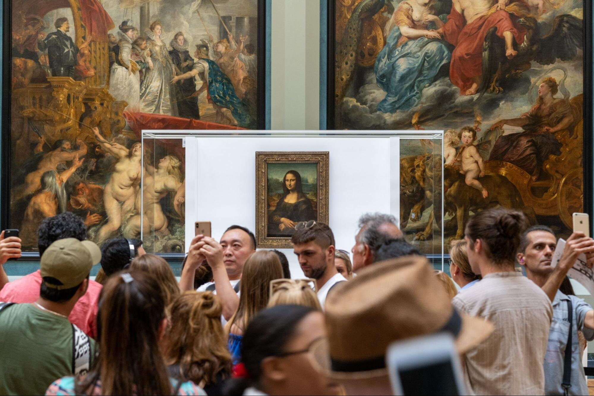 Famous paintings deals in the louvre