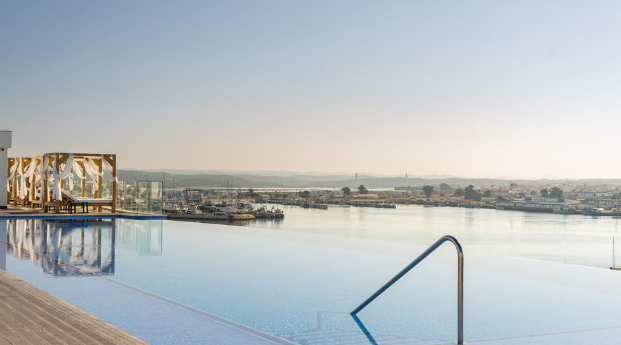 Rooftop Infinity Pool
