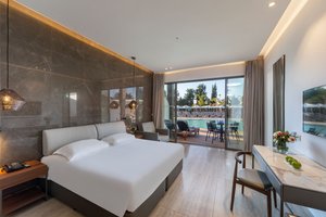 Room & Suite