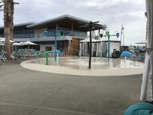 Piscina y playa