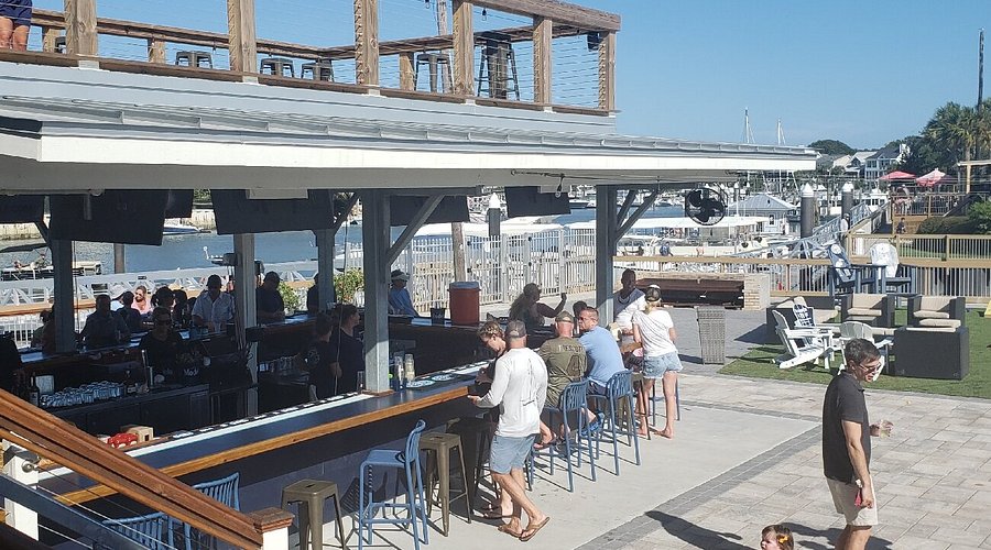 Islander 71 Fish House and Raw Bar