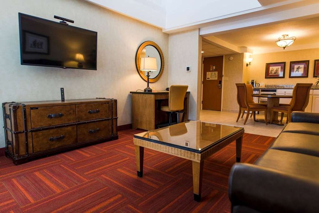 Hotel photo 98 of Howard Johnson by Wyndham Anaheim Hotel and Water Playground.