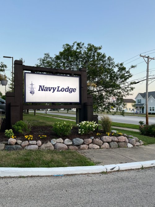 NAVY LODGE GREAT LAKES (Lake County/North Chicago, IL) - Specialty